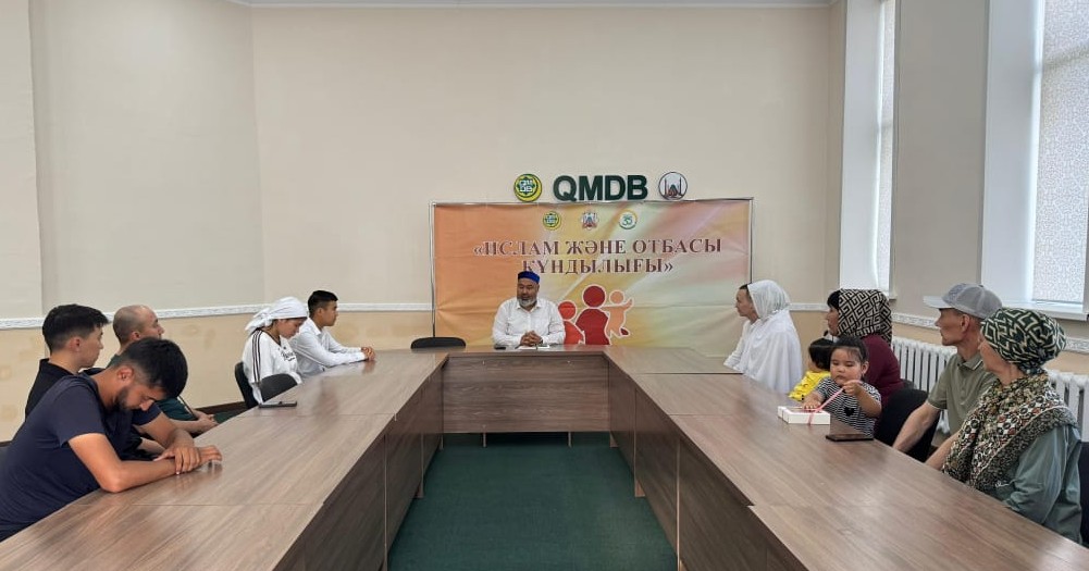 БАС ИМАМ НЕКЕЛЕСУГЕ ӨТІНІШ БЕРГЕН ЖАСТАРМЕН КЕЗДЕСТІ