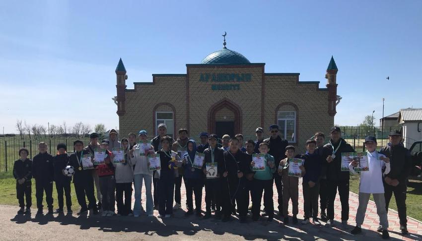 АҒАШОРЫН АУЫЛДЫҚ МЕШІТІ: ҚАЗАҚСТАН ХАЛЫҚТАРЫНЫҢ БІРЛІГІ  КҮНІНЕ ОРАЙ