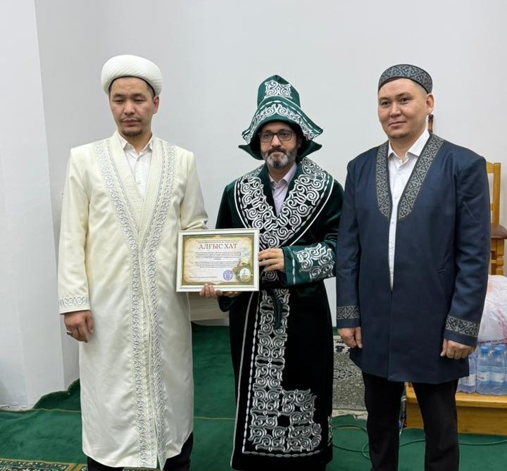 ҚАРИҒА ҚҰРМЕТ КӨРСЕТТІ